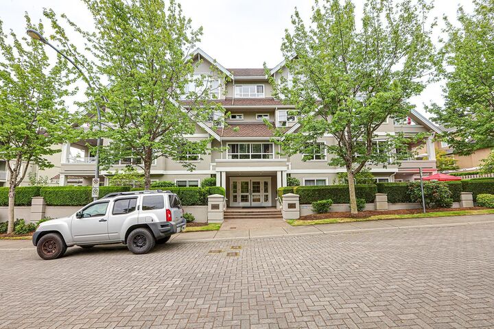Property Photo: 5500 13A Avenue 402 BC V4M 2E7