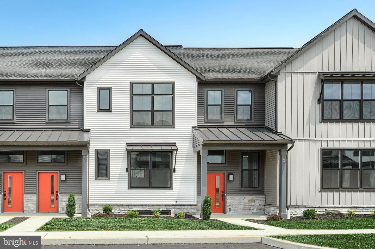105 Madison Drive  Mechanicsburg PA 17055 photo