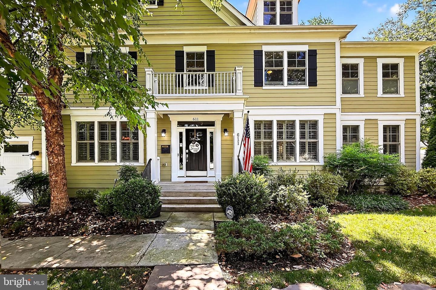 Property Photo: 611 Oak Haven Drive VA 22046