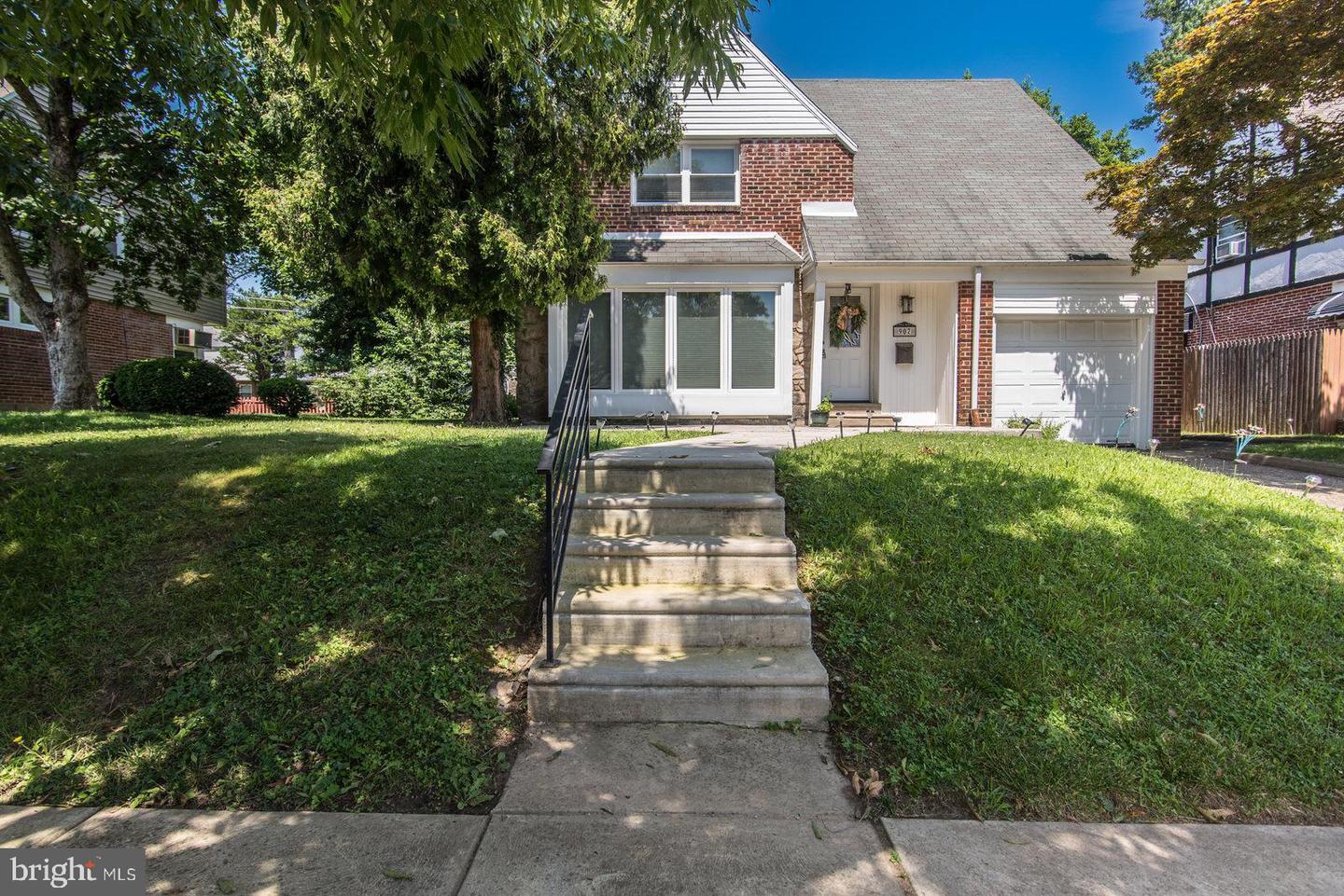 Property Photo: 907 Plainfield Street PA 19150