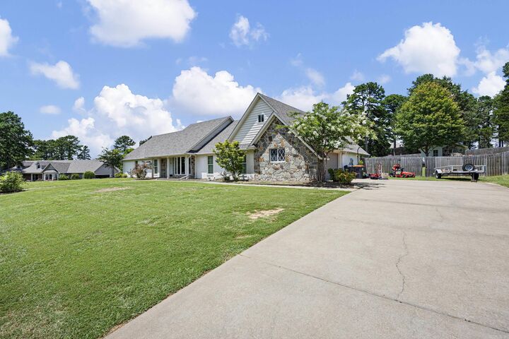 Property Photo: 2916 Highland Dr AR 72802