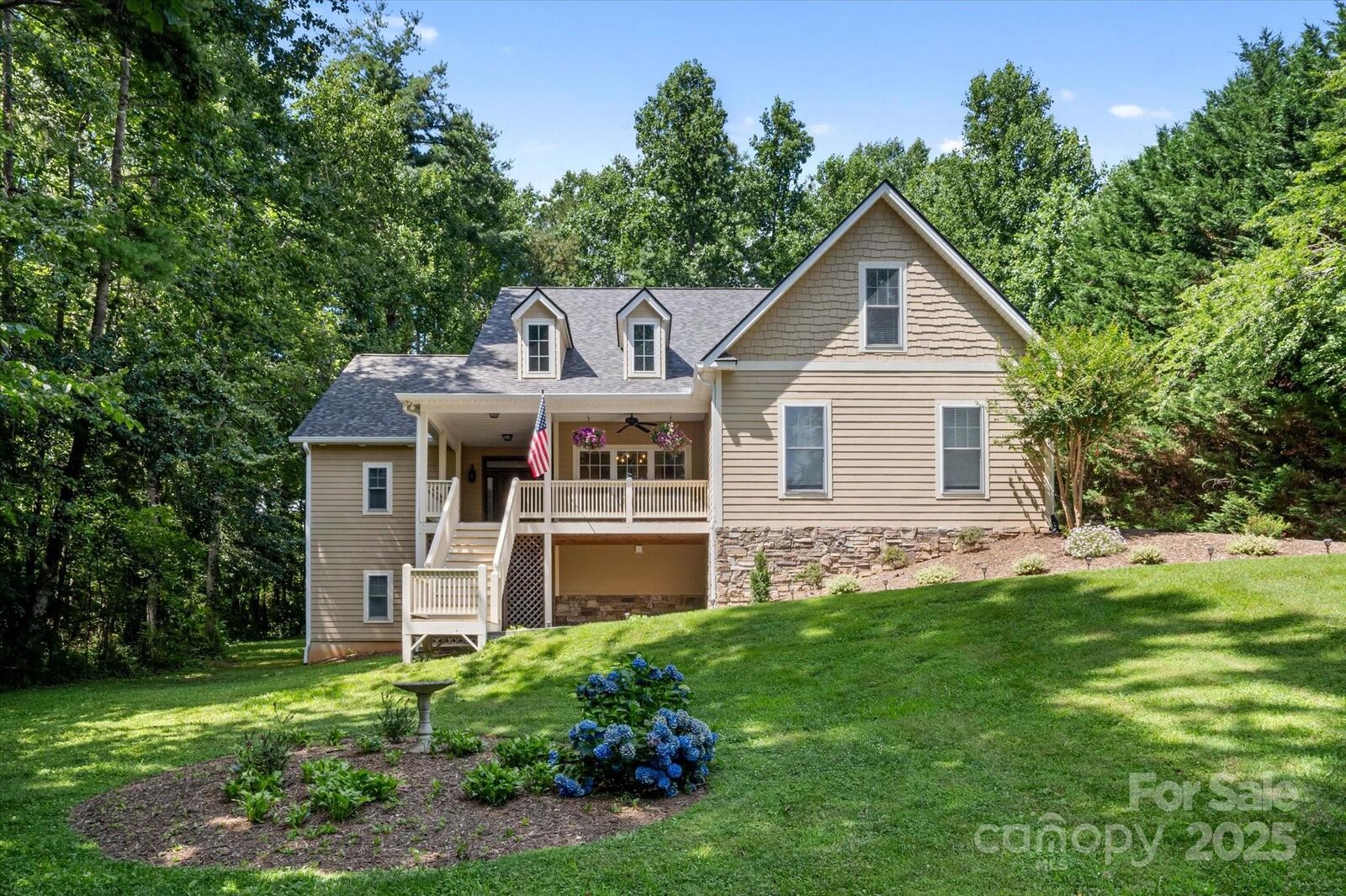 Property Photo: 209 Duncan Estate Drive NC 28732