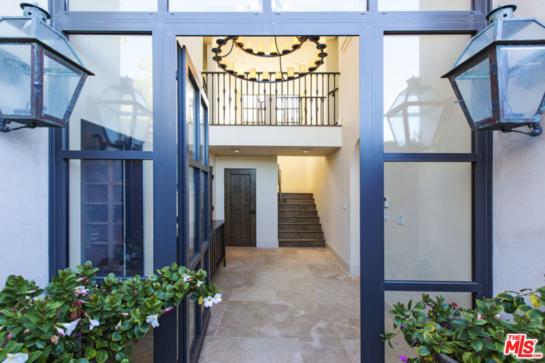 Property Photo:  27368 Escondido Beach Rd  CA 90265 