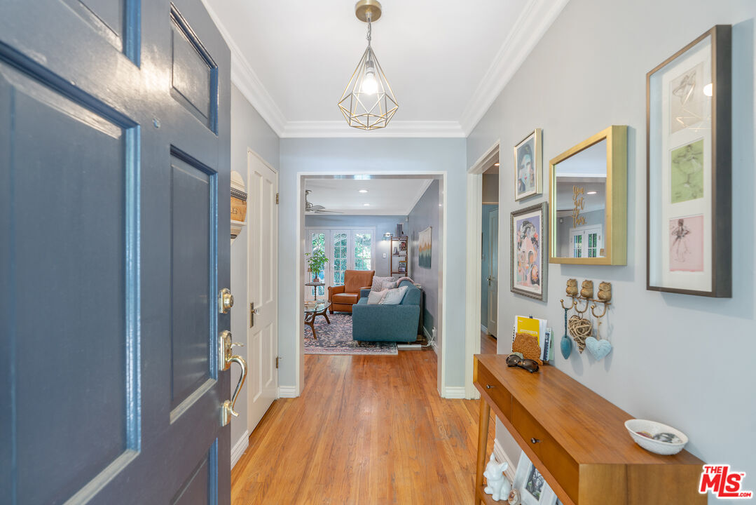 Property Photo: 2170 Willetta St CA 90068