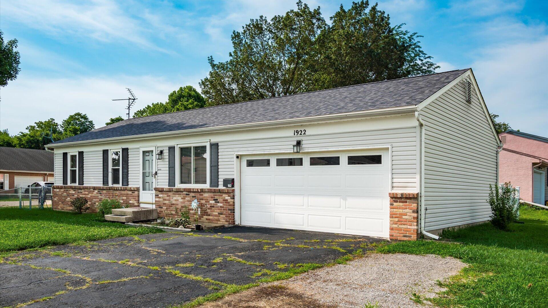 Property Photo: 1922 Reddington Road OH 43055