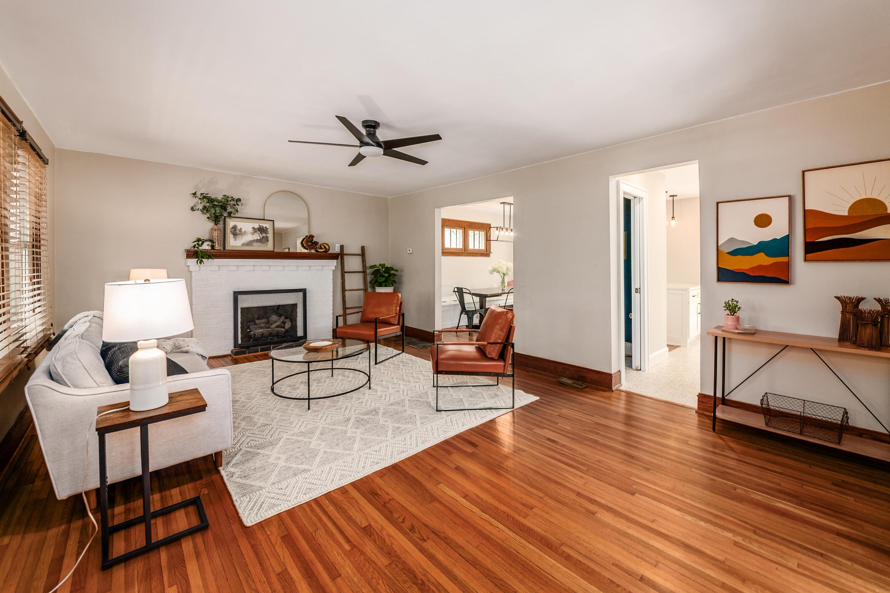 Property Photo: 219 E Como Avenue OH 43202