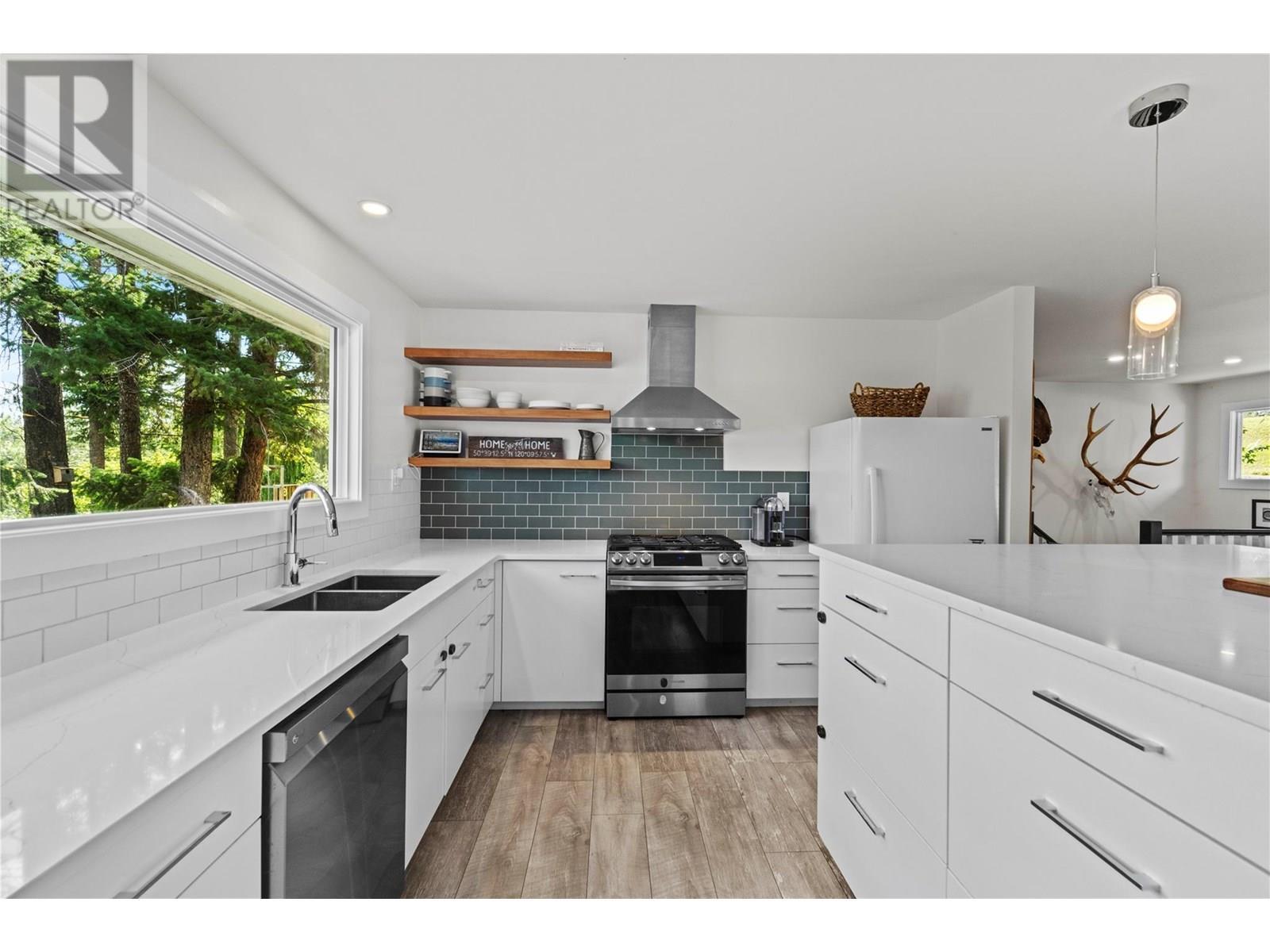 Property Photo:  1254 Foxwood Lane  BC V2C 5E3 