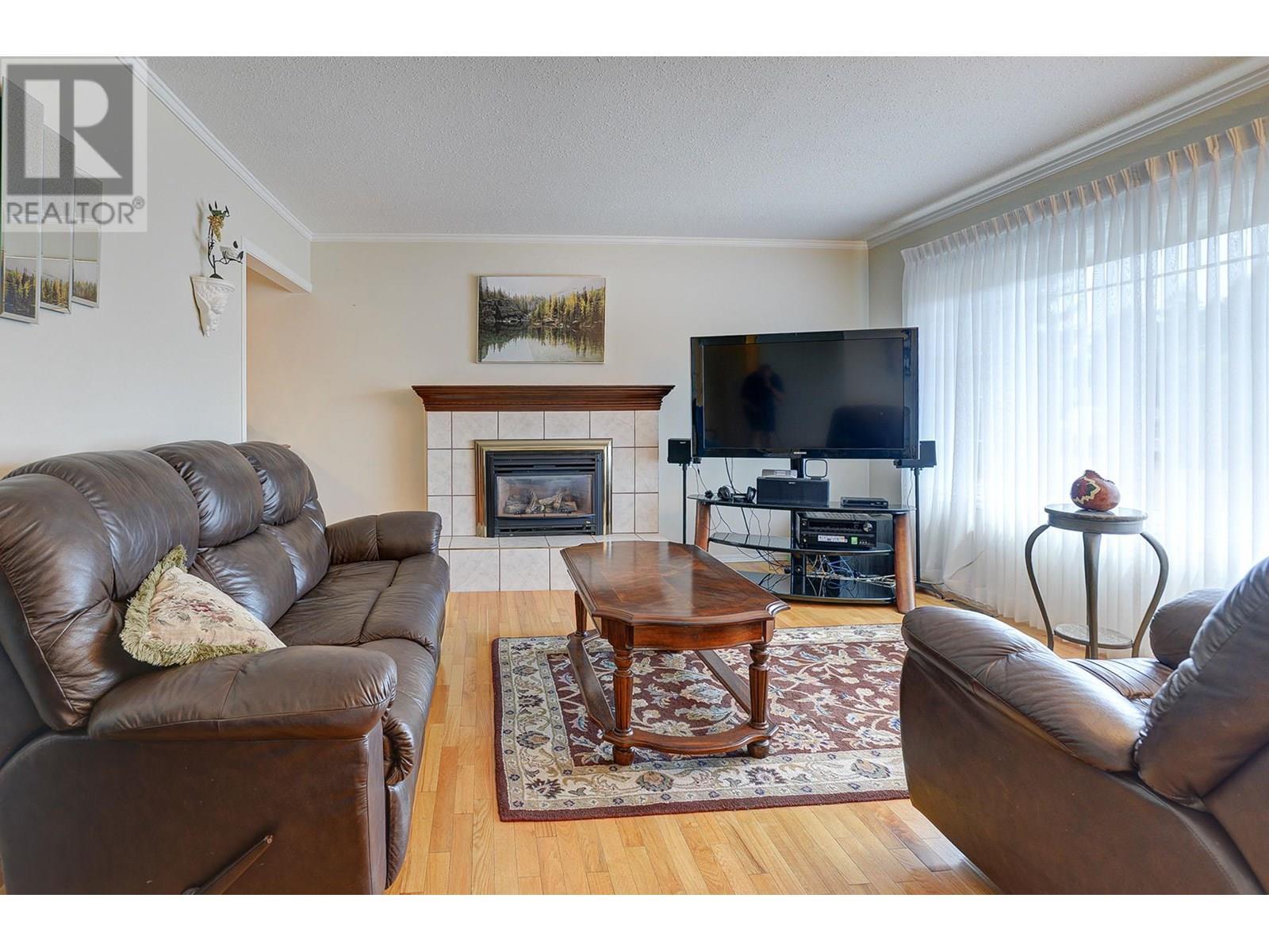 Property Photo:  660 Valdes Drive  BC V2B 5J2 