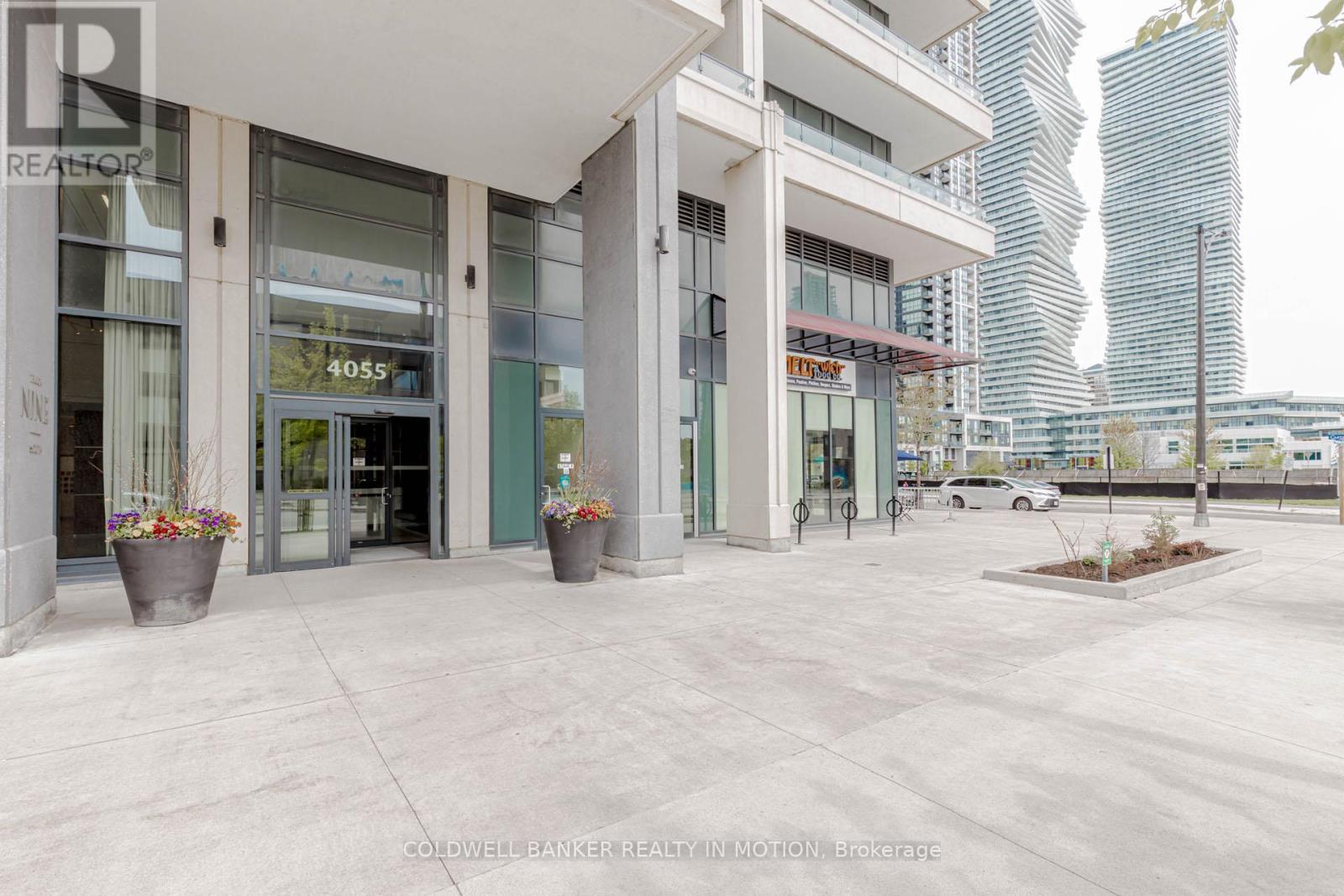 Property Photo: 4055 Parkside Village Drive 3212 ON L5B 0K2
