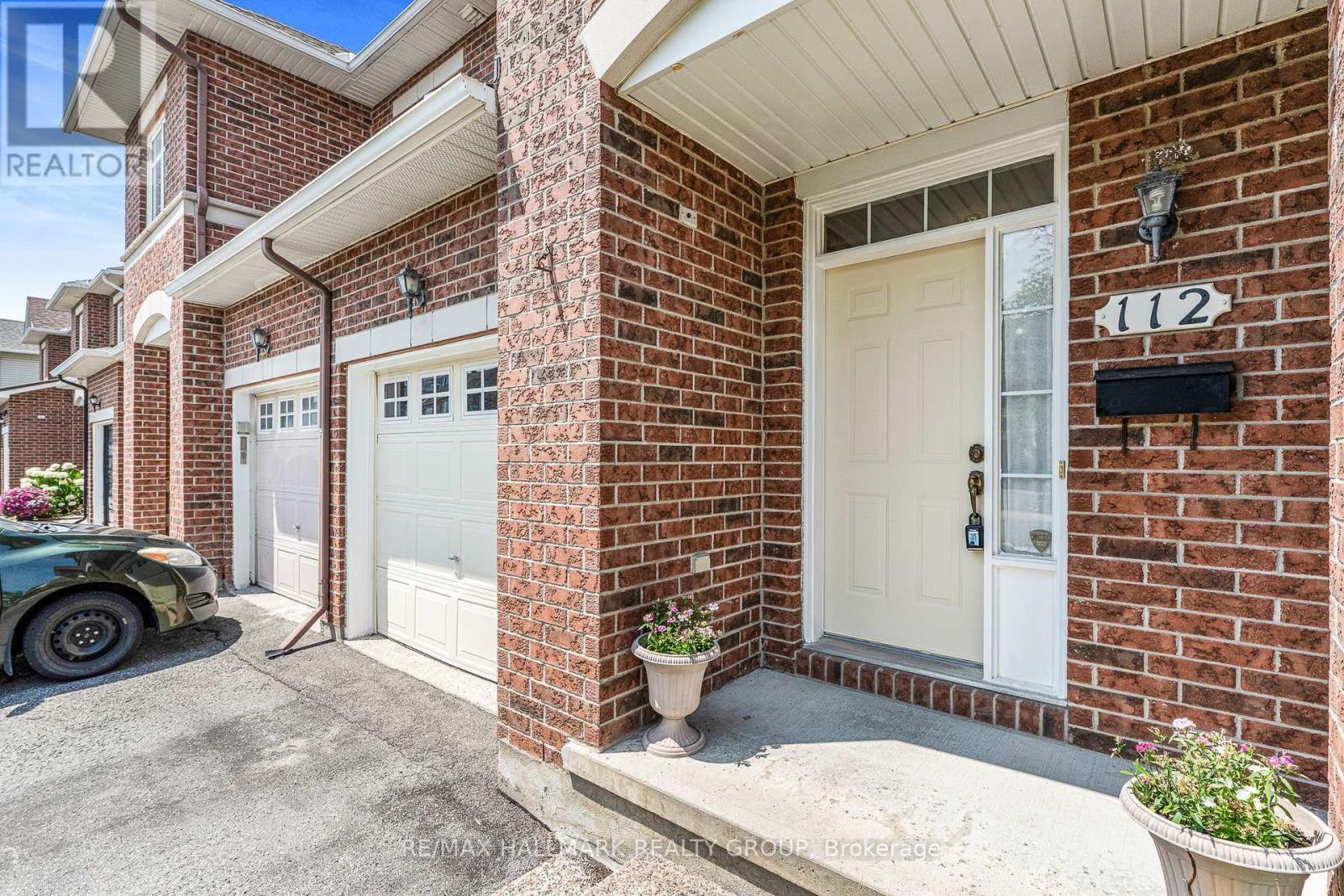 Property Photo:  112 Deercroft Avenue  ON K2J 5H7 