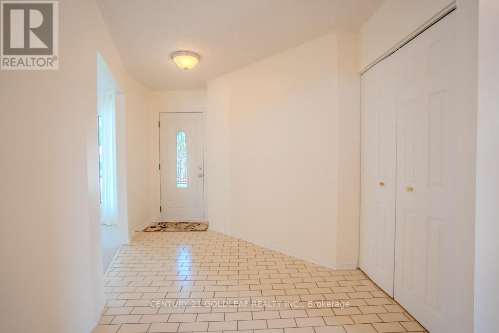 Property Photo: 612 Chenier Way ON K4A 1R1