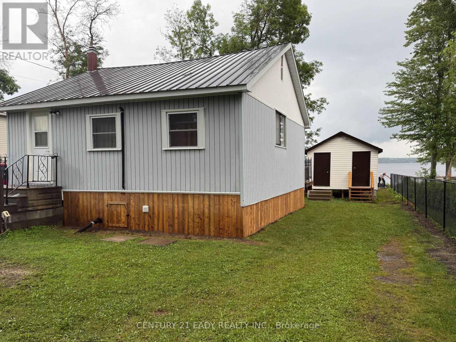 Property Photo: 23 Juby Lane ON K7V 3Z8
