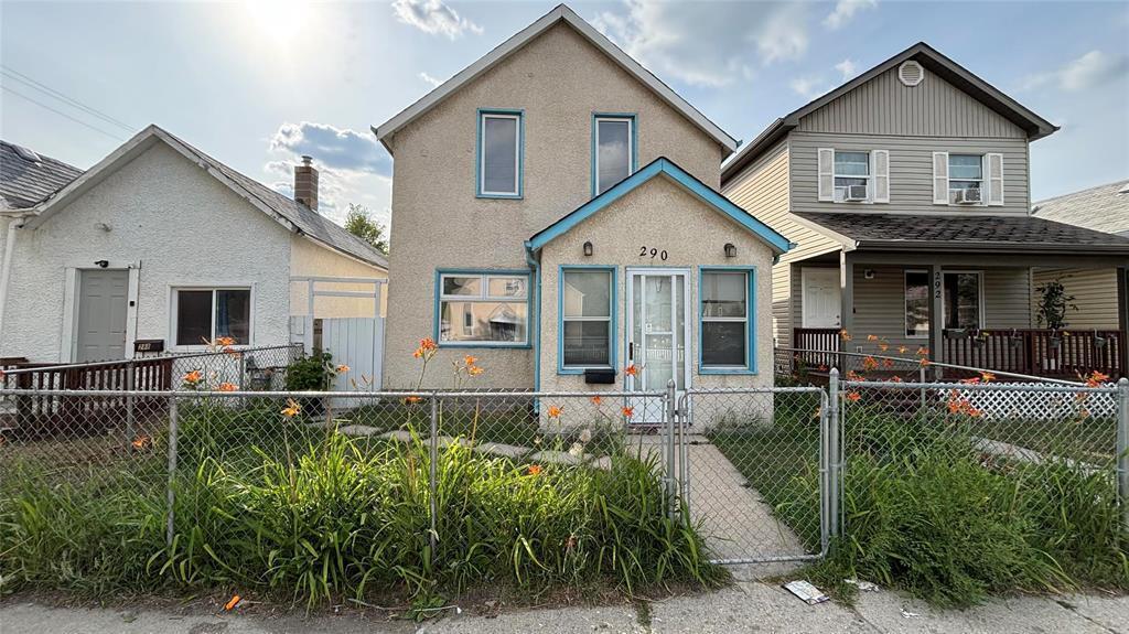 290 Blake Street  Winnipeg MB R3E 2Z4 photo