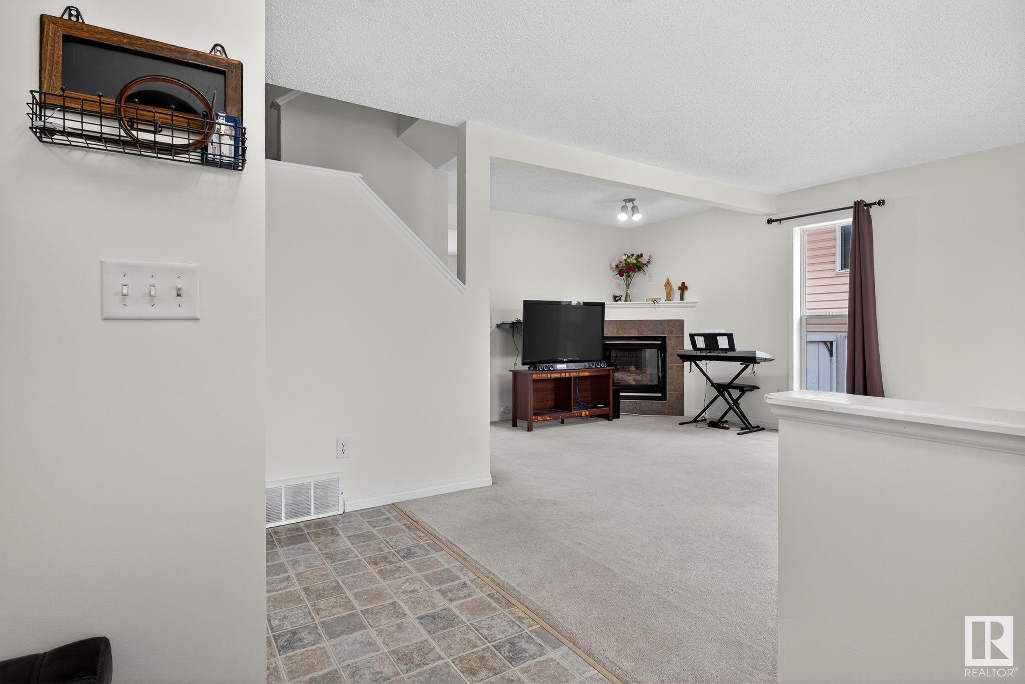 Property Photo:  1914 37 Ave NW  AB T6T 1S7 