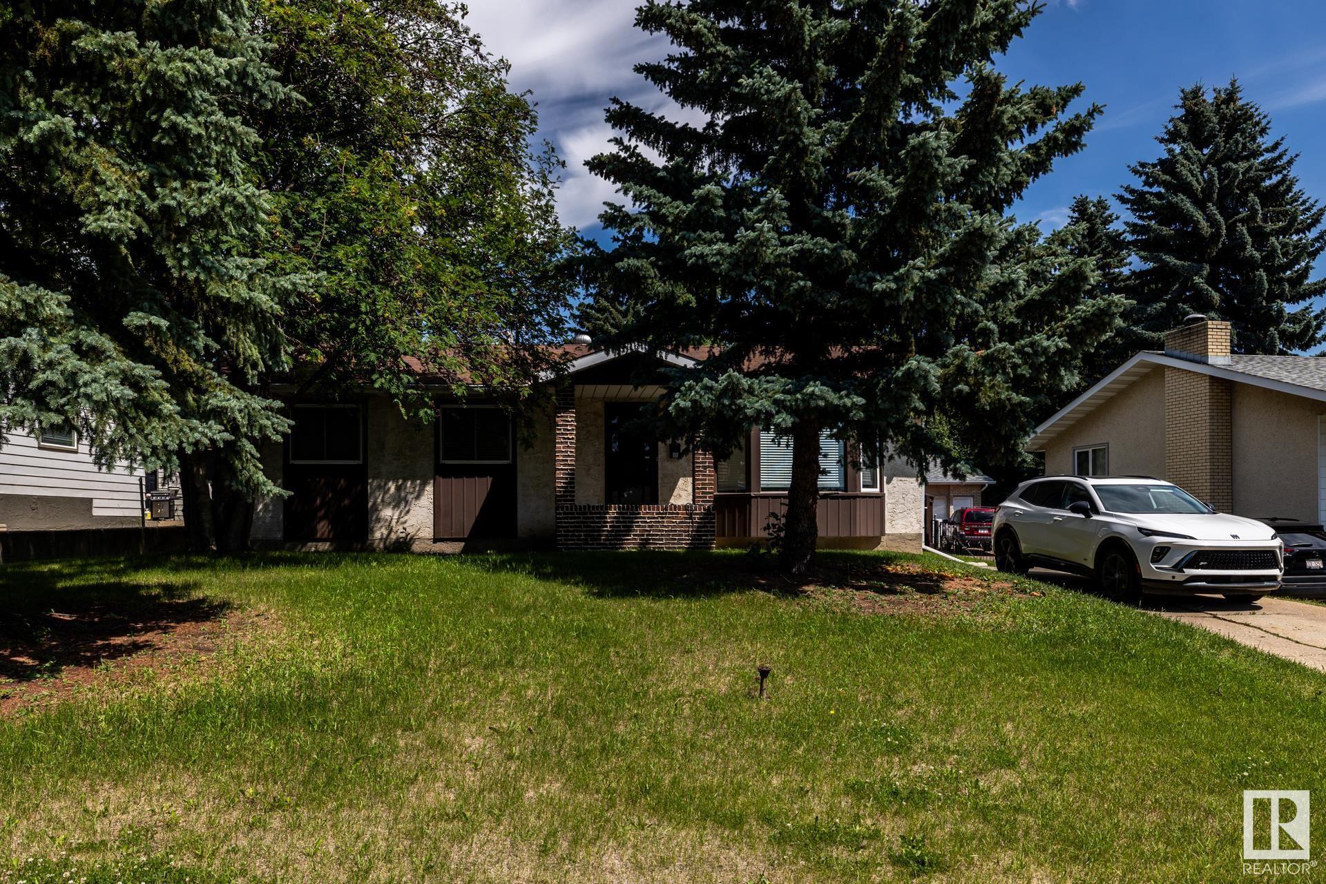Property Photo: 144 Georgian Way AB T8A 2W4