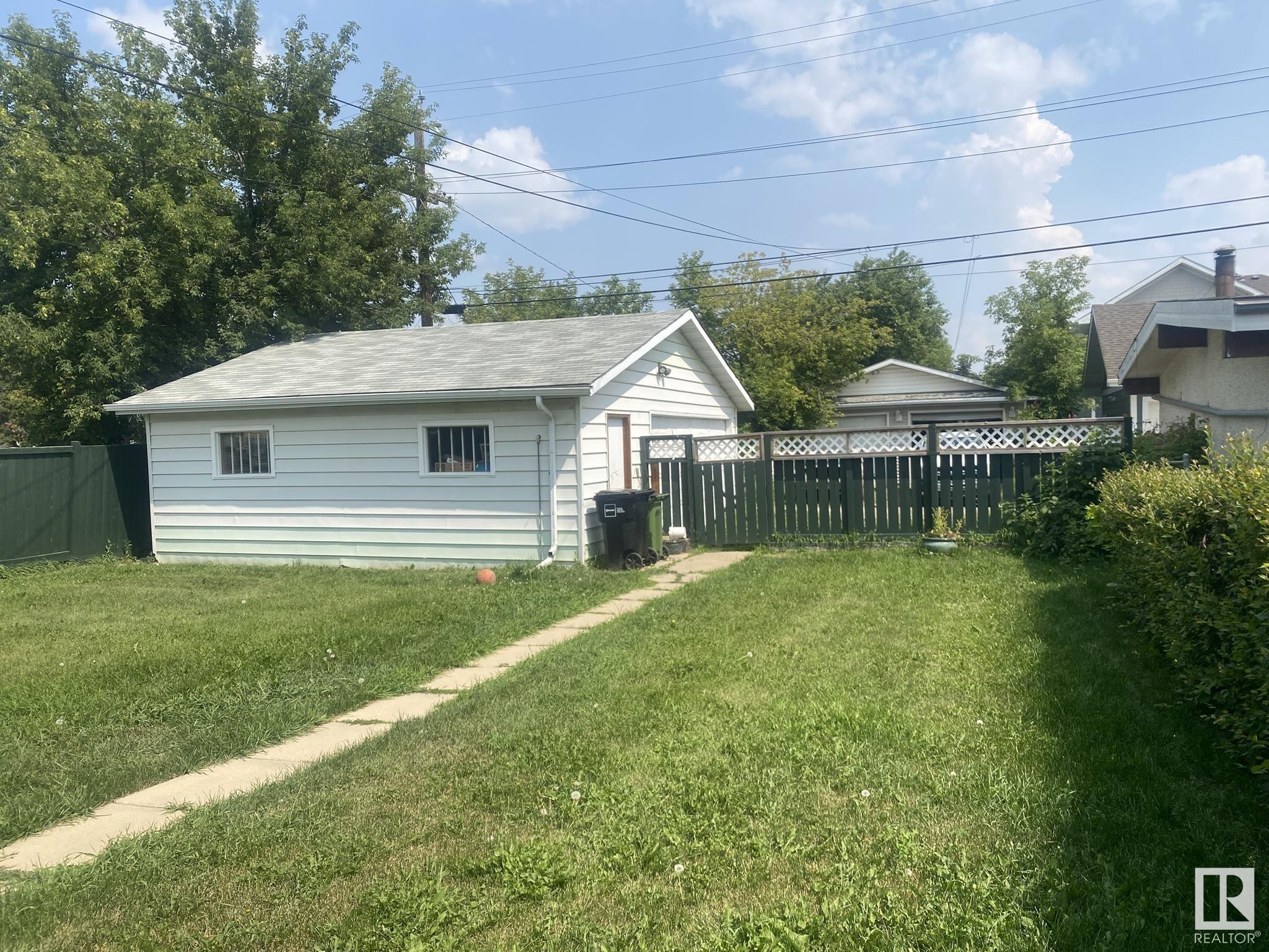 Property Photo: 10807 152 Street NW AB T5P 1Z4