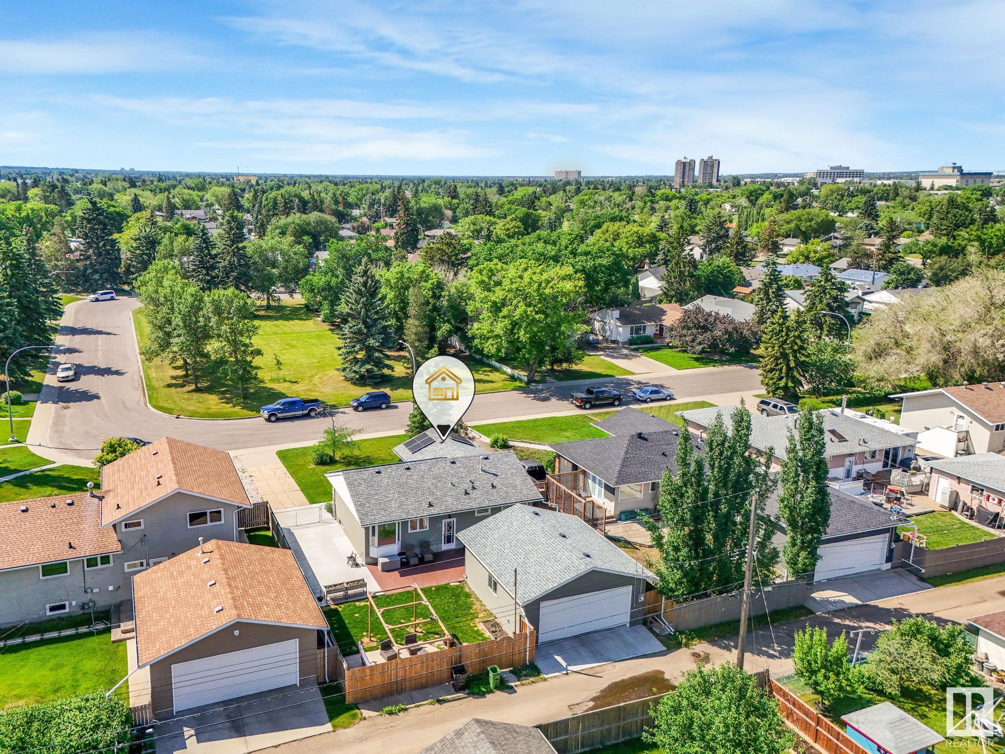 15906 94 Avenue NW  Edmonton AB T5R 5K8 photo