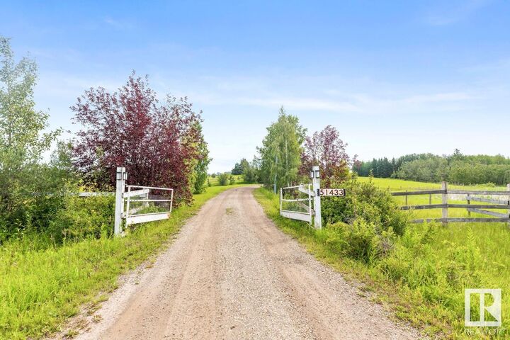 Property Photo: 51433 Rge Road 232 AB T8B 1L1