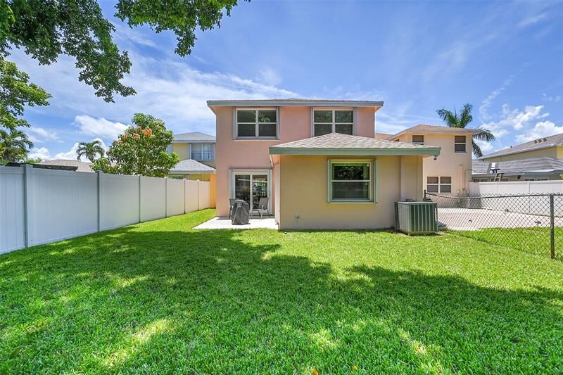 Property Photo: 4042 Eastridge Cir FL 33064