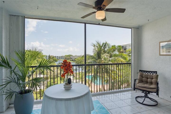 Property Photo:  2205 S Cypress Bend Dr 501  FL 33069 