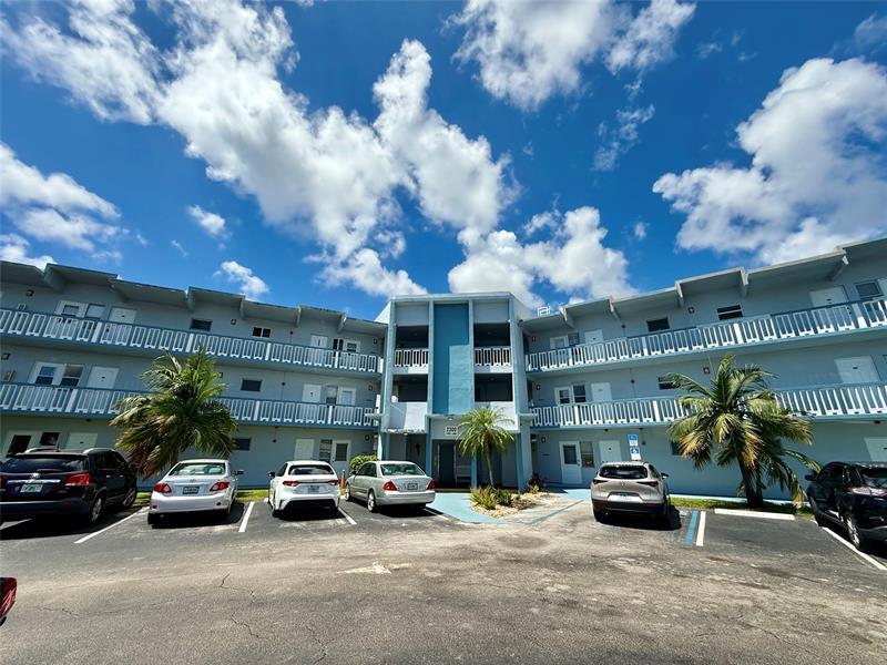 Property Photo: 2300 Park Ln 311 FL 33021