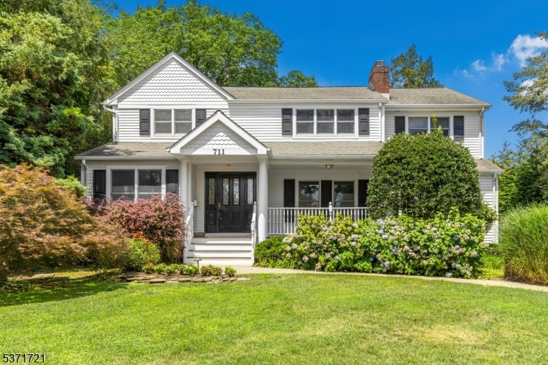Property Photo: 711 E Broad St NJ 07090