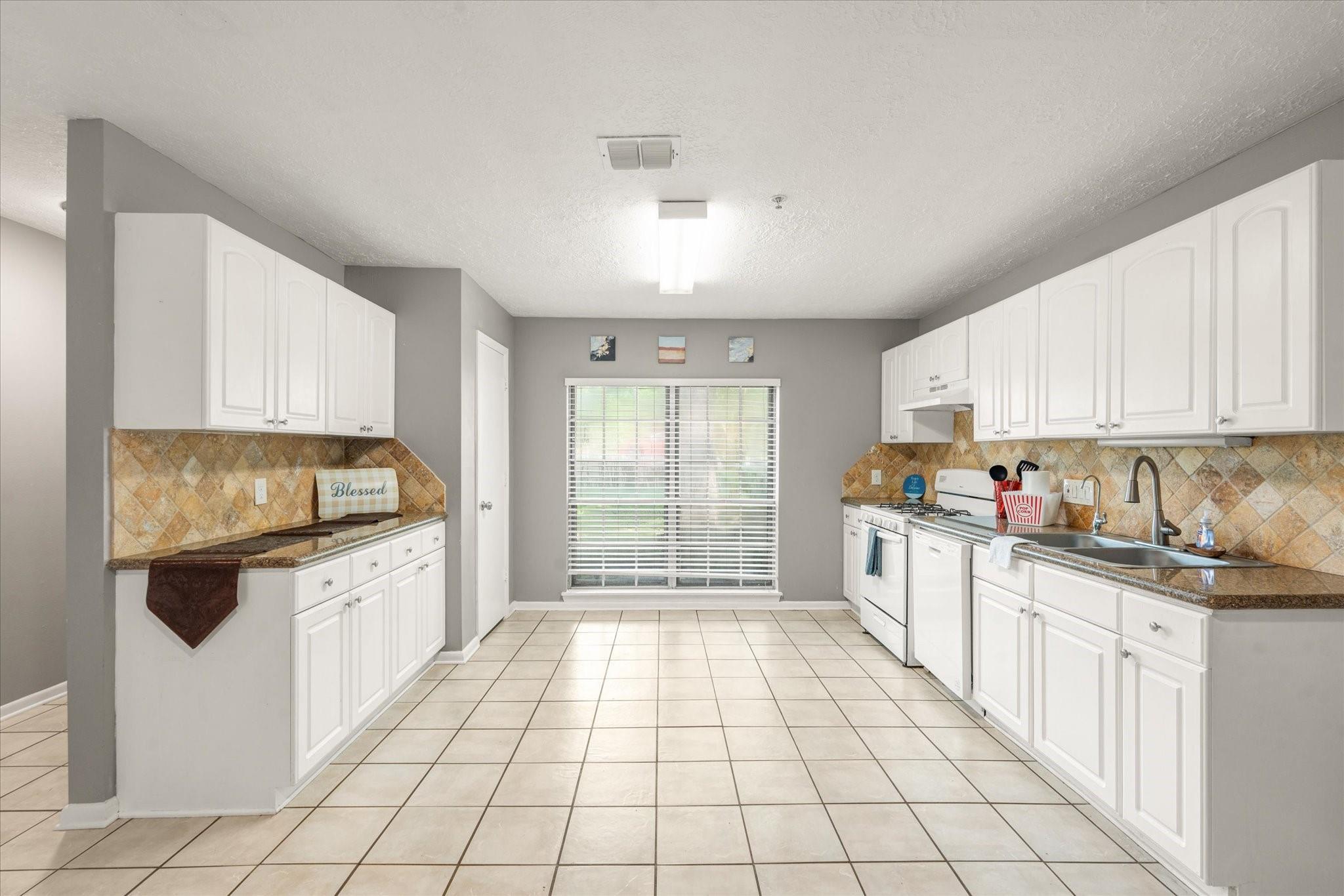 Property Photo: 25706 Glenloch Drive TX 77380