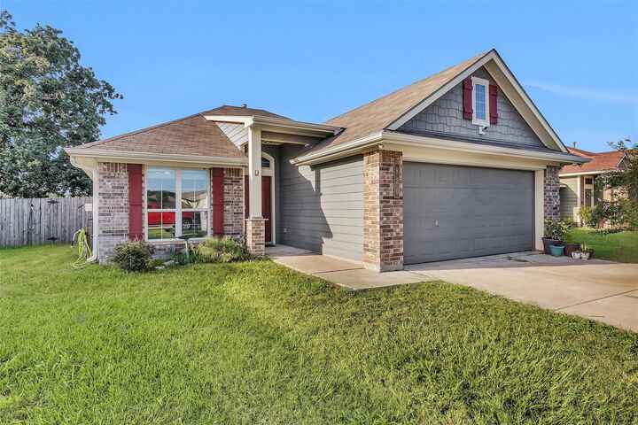 Property Photo:  820 Heritage Drive  TX 77868 