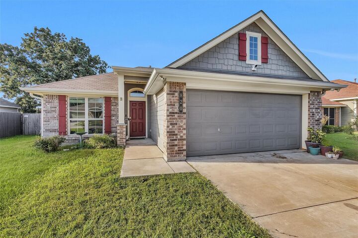 Property Photo: 820 Heritage Drive TX 77868