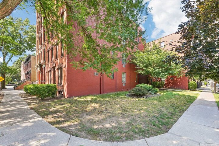 Property Photo:  263 10th St 5D  NJ 07302 