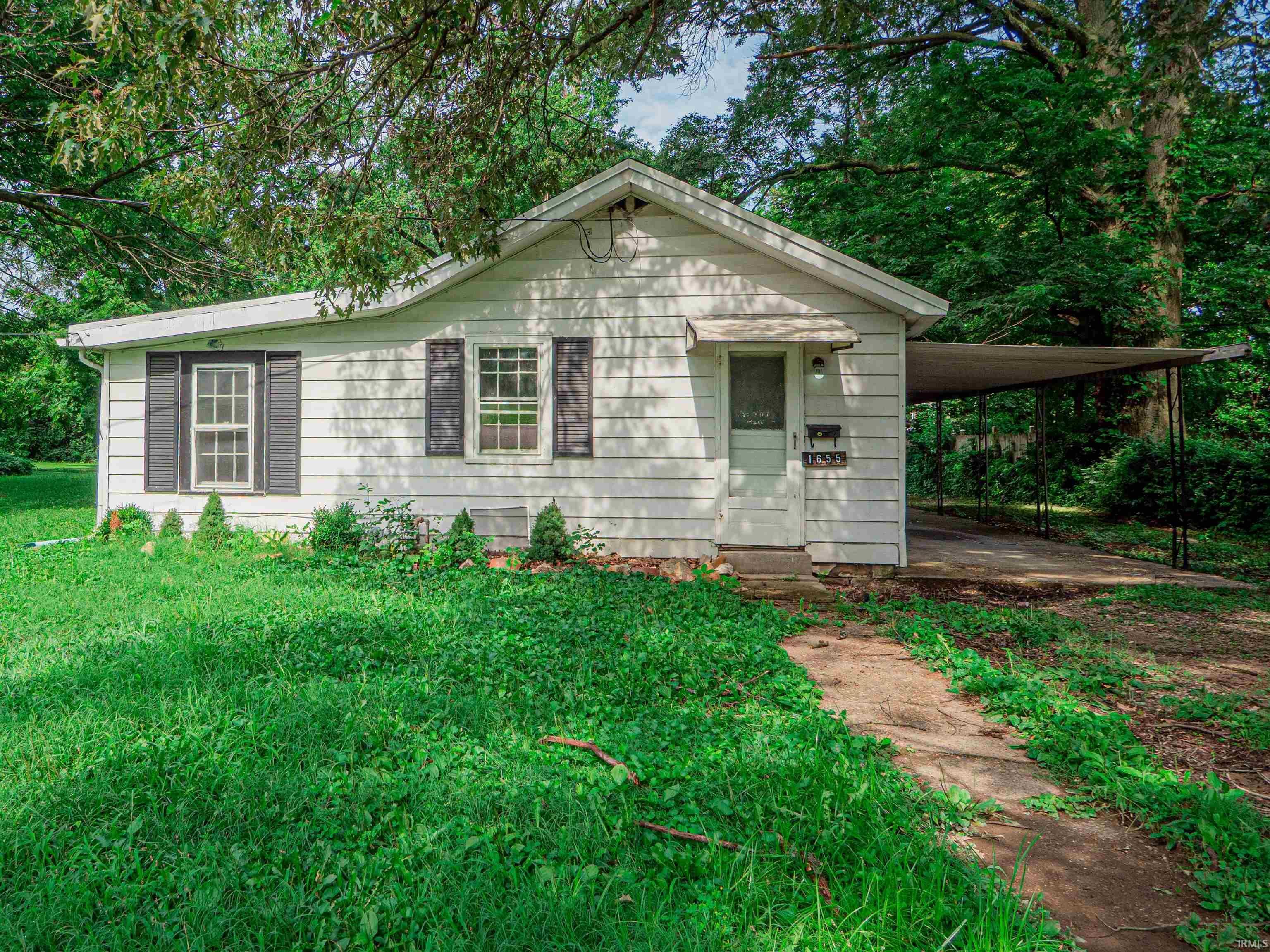 Property Photo:  1655 Eastwood Avenue  IN 47714 