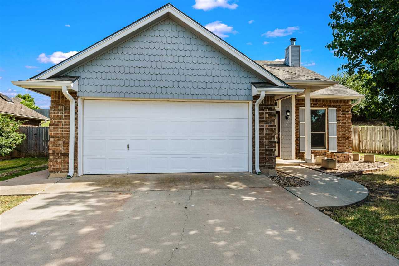 Property Photo: 6808 NW Surreywood Cir OK 73505