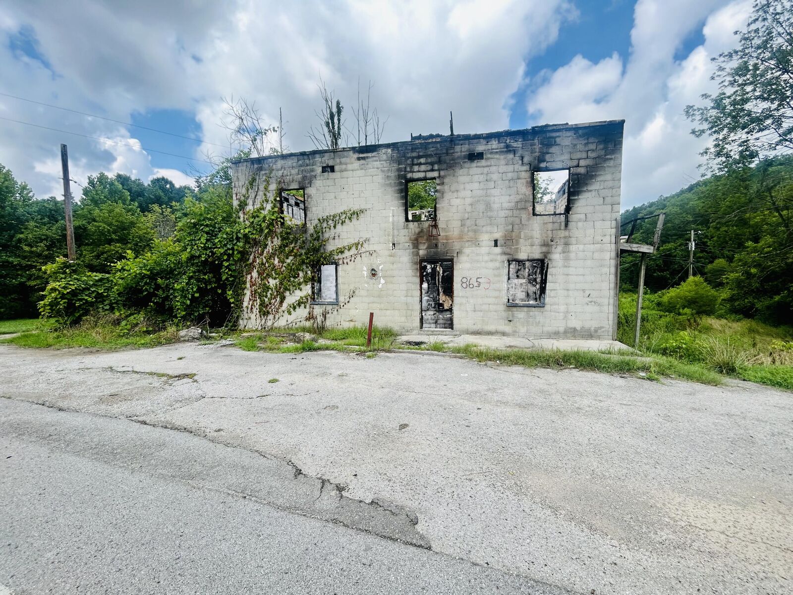 Property Photo:  8653 N Highway 421  KY 40962 