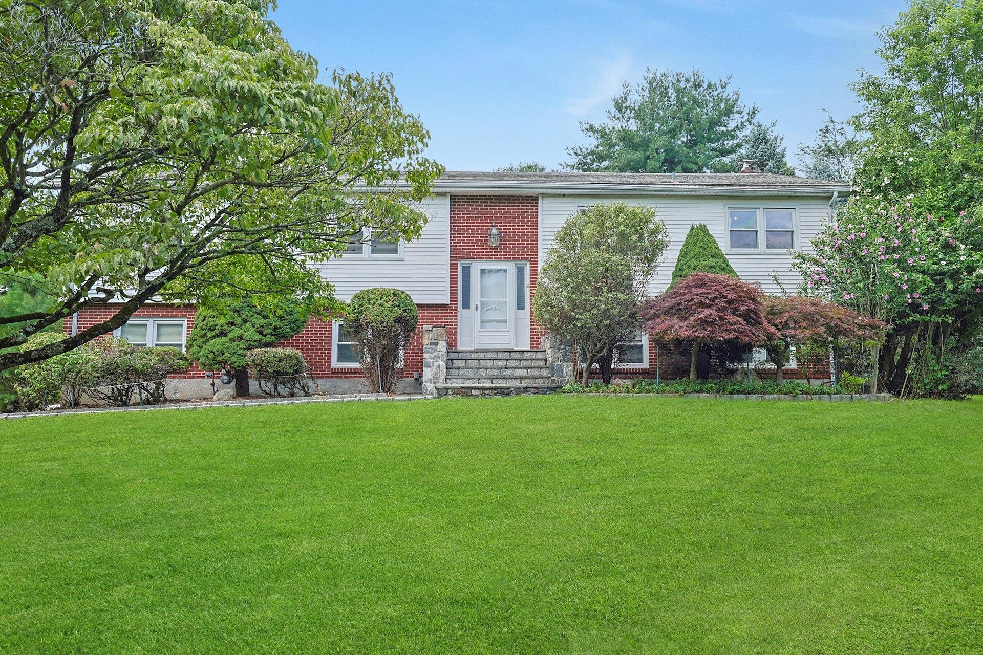 Property Photo:  108 Eastview Drive  NY 10595 