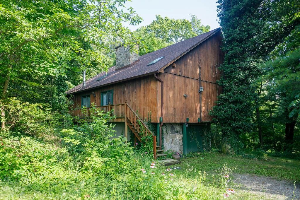 Property Photo: 6 Old West Dorsey Lane NY 12538
