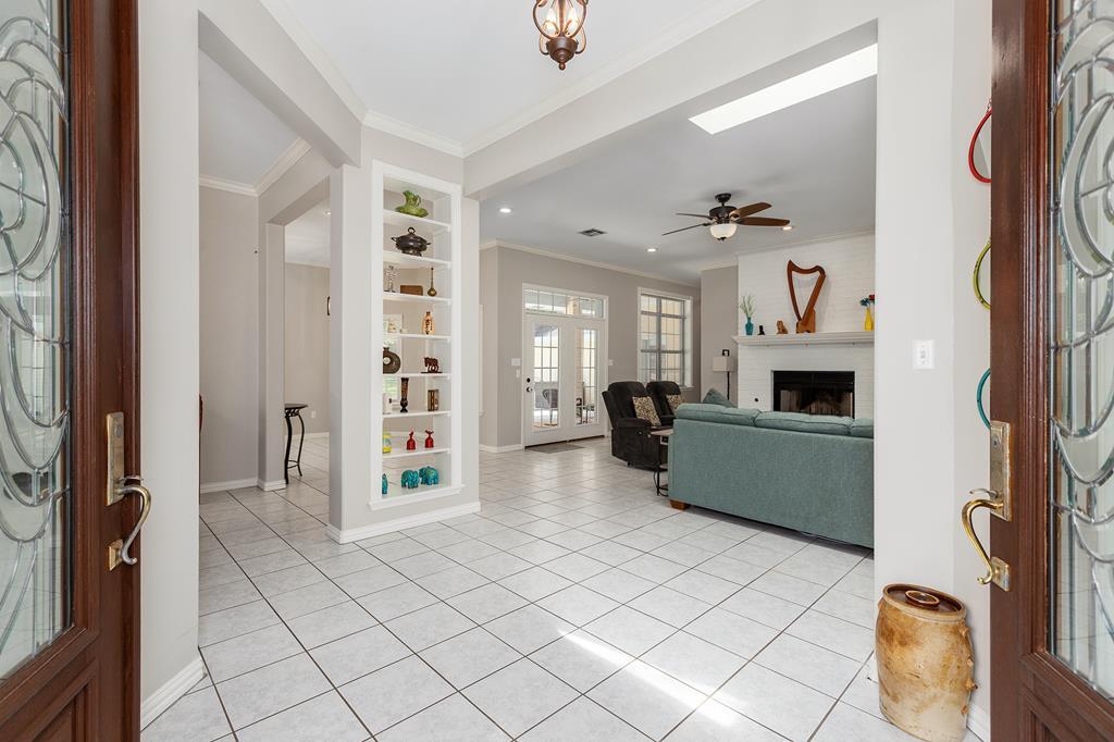 Property Photo:  301 Southern Trace  TX 75901 