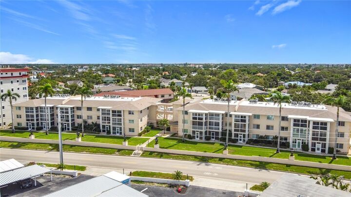 200 The Esplanade  N B22  Venice FL 34285 photo