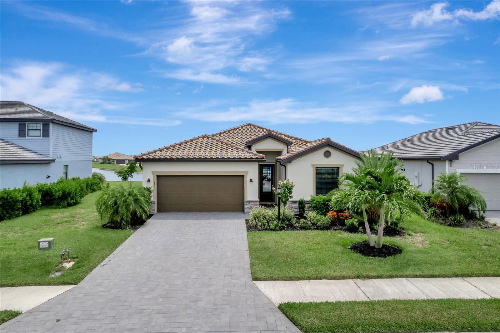 Property Photo:  5327 Coral Reef Way  FL 34211 