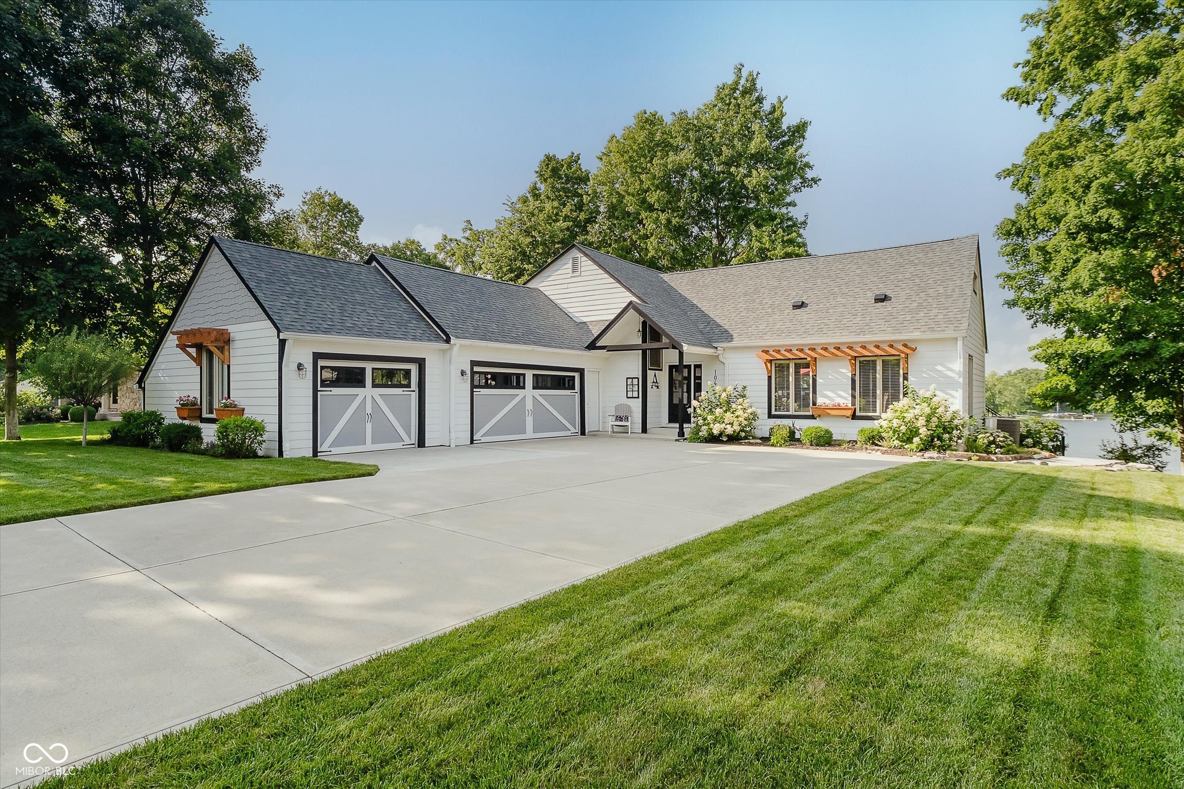 Property Photo: 104 Lilac Court IN 46062