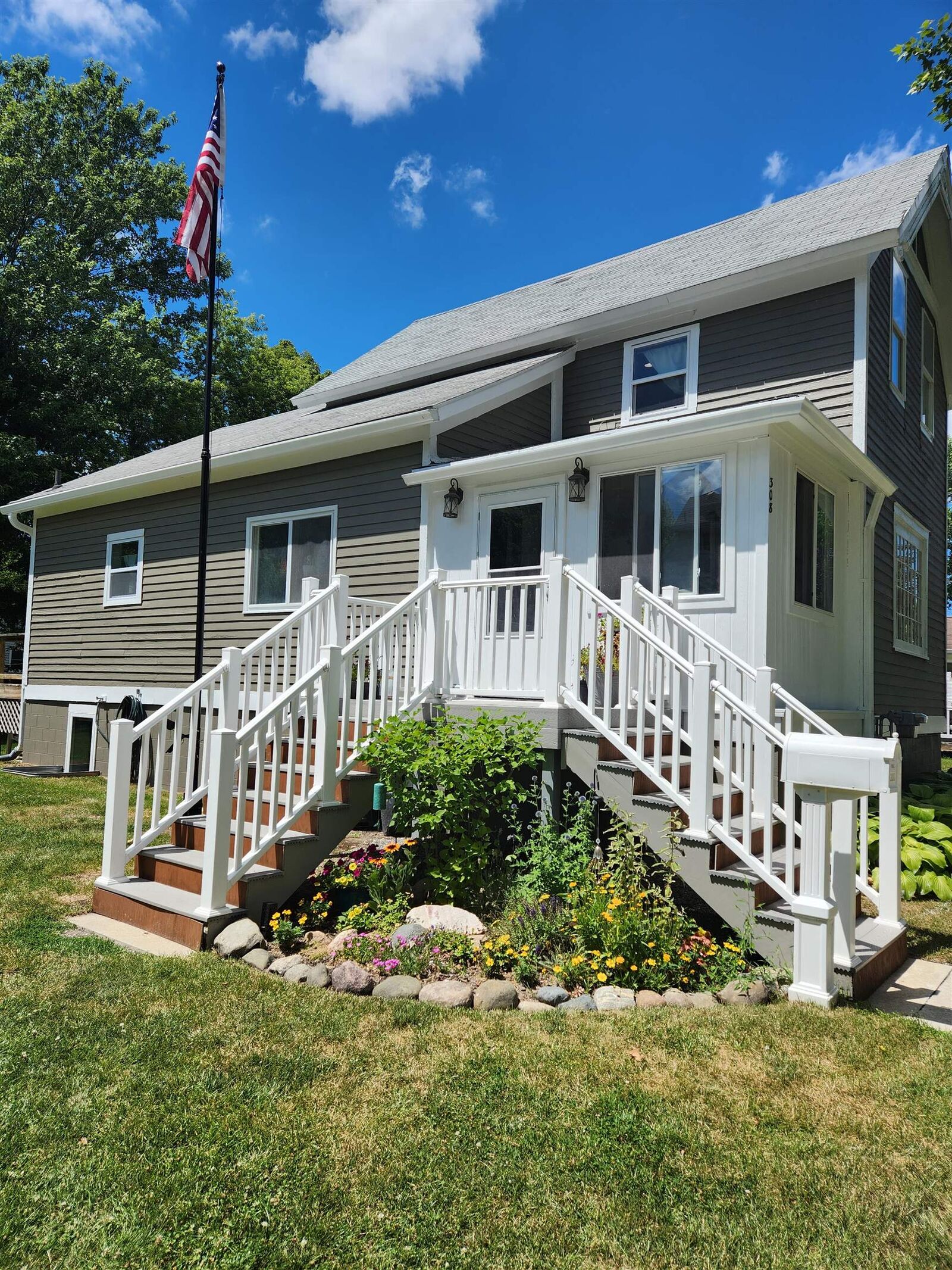 Property Photo: 308 S Sherman Street MI 48708