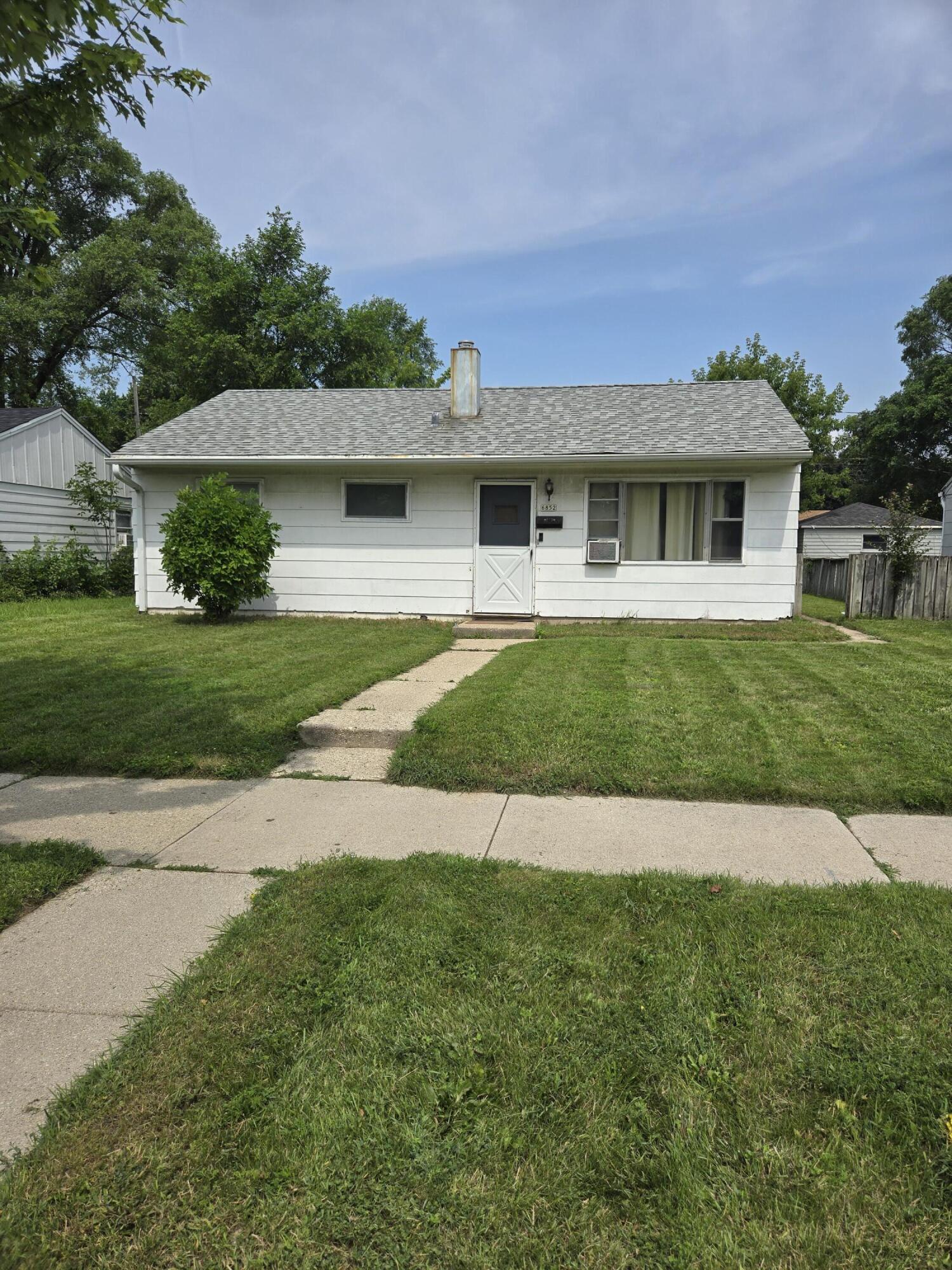 Property Photo:  6852 W Grantosa Dr  WI 53218 