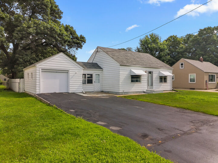 Property Photo:  608 Wayne Drive  IL 61115 