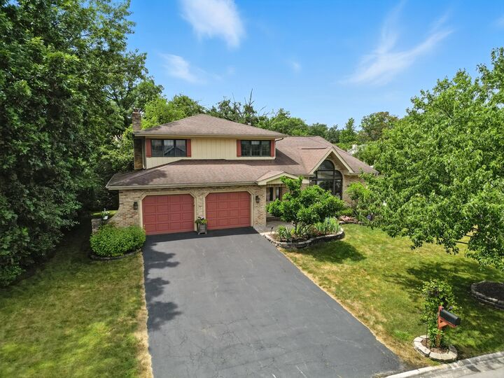 Property Photo:  5 Geneva Court  IL 60417 