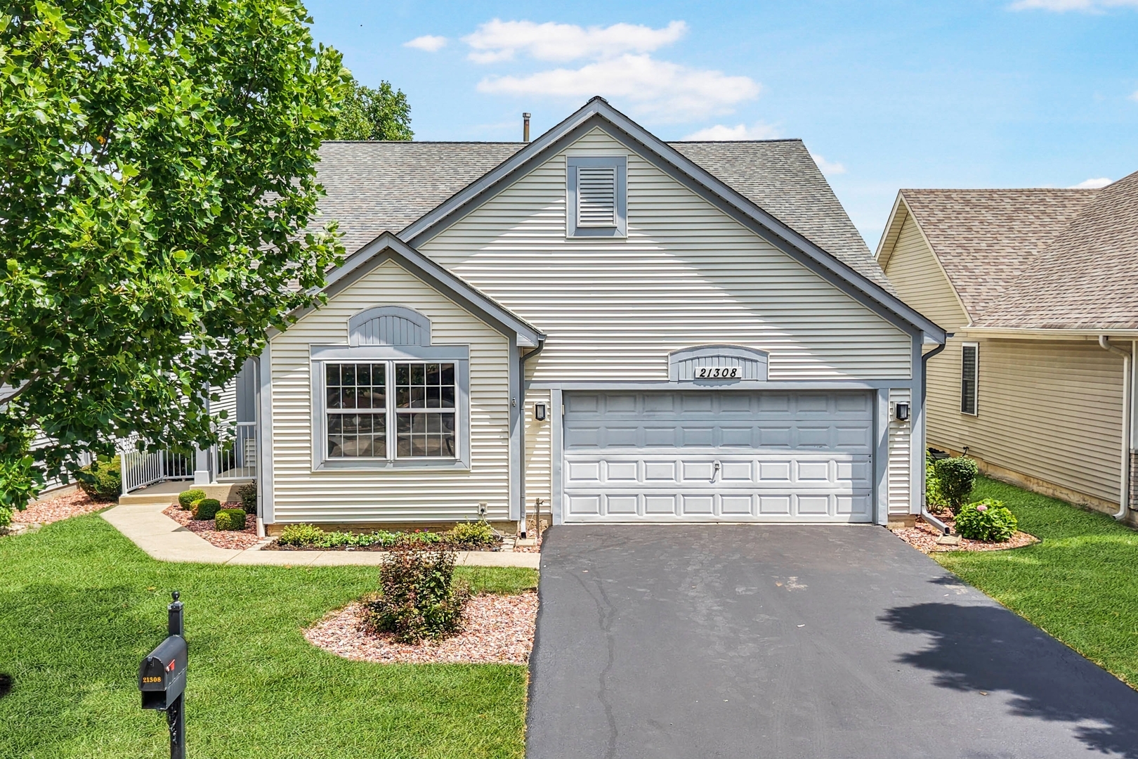 Property Photo: 21308 W Redwood Drive IL 60544