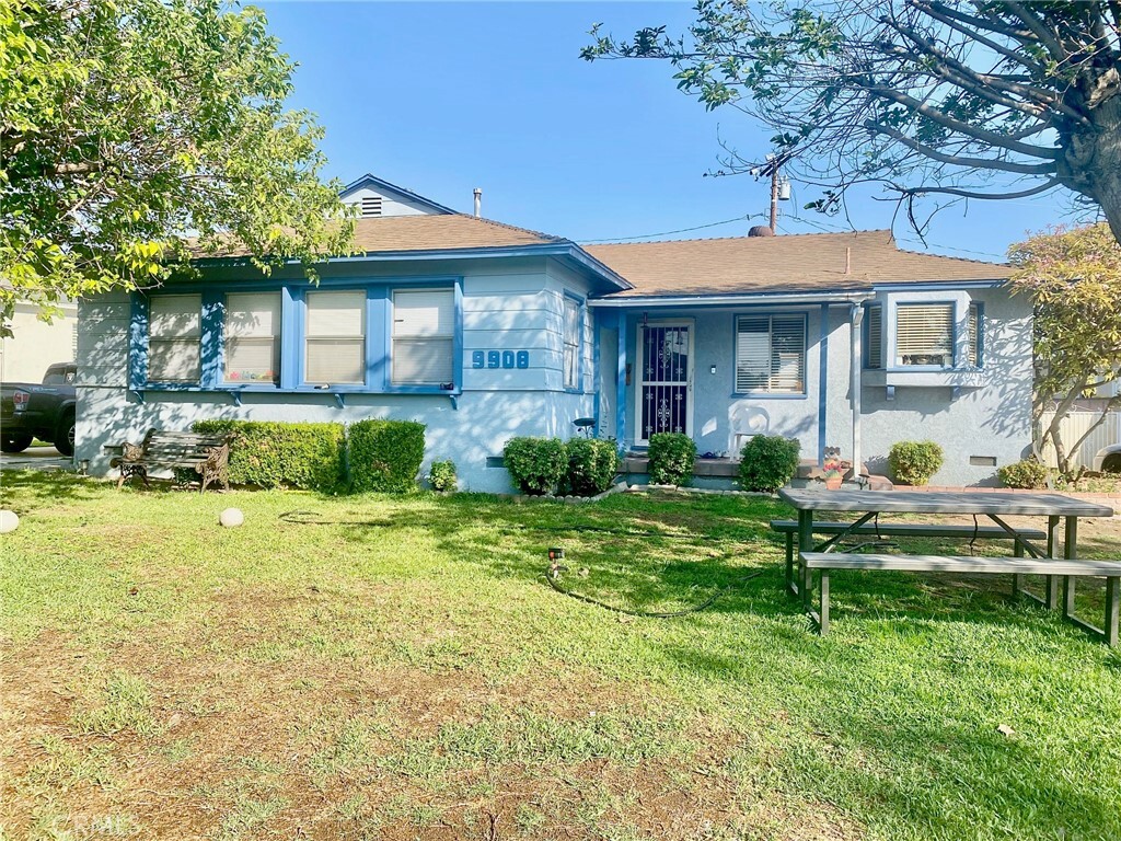 Property Photo:  9908 Ceres Avenue  CA 90604 