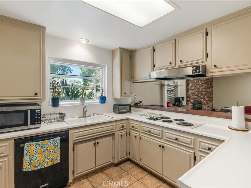 Property Photo: 5700 Cochran Drive CA 93309