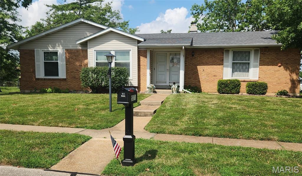 Property Photo: 5371 Stonehurst Drive MO 63129
