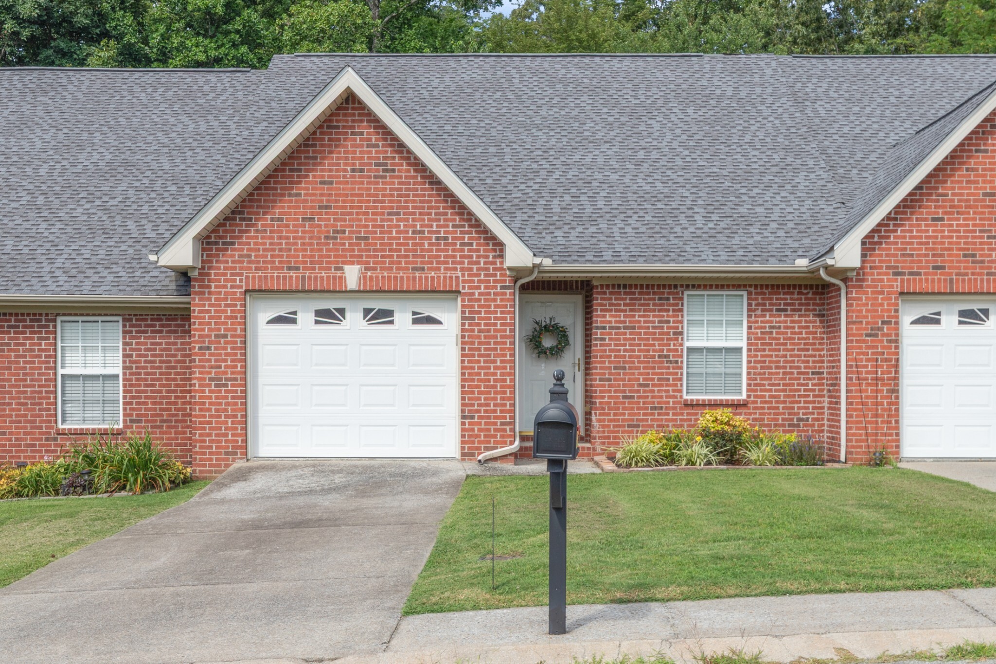 Property Photo:  210 Johnstone Dr  TN 37055 