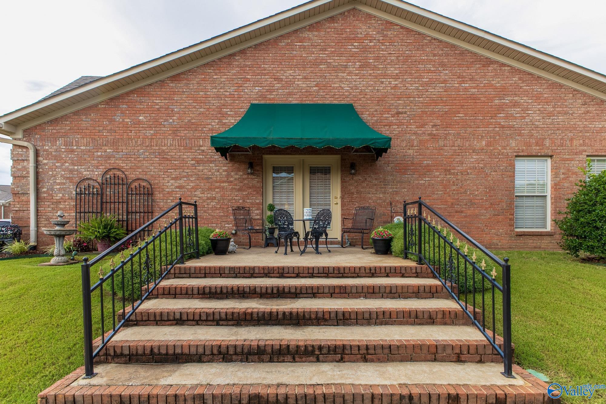Property Photo:  2501 Norwood Drive SW  AL 35603 