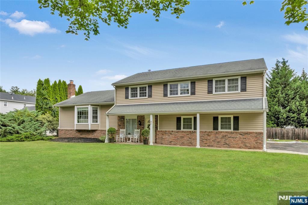 Property Photo:  816 Allison Drive  NJ 07675 